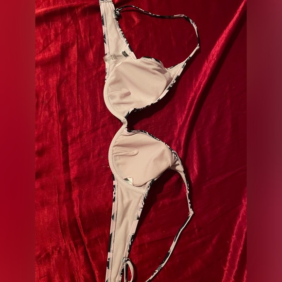 Bikini top purple with grim reaper pattern. Zumes Broken Promises size L. - Picture 2 of 3